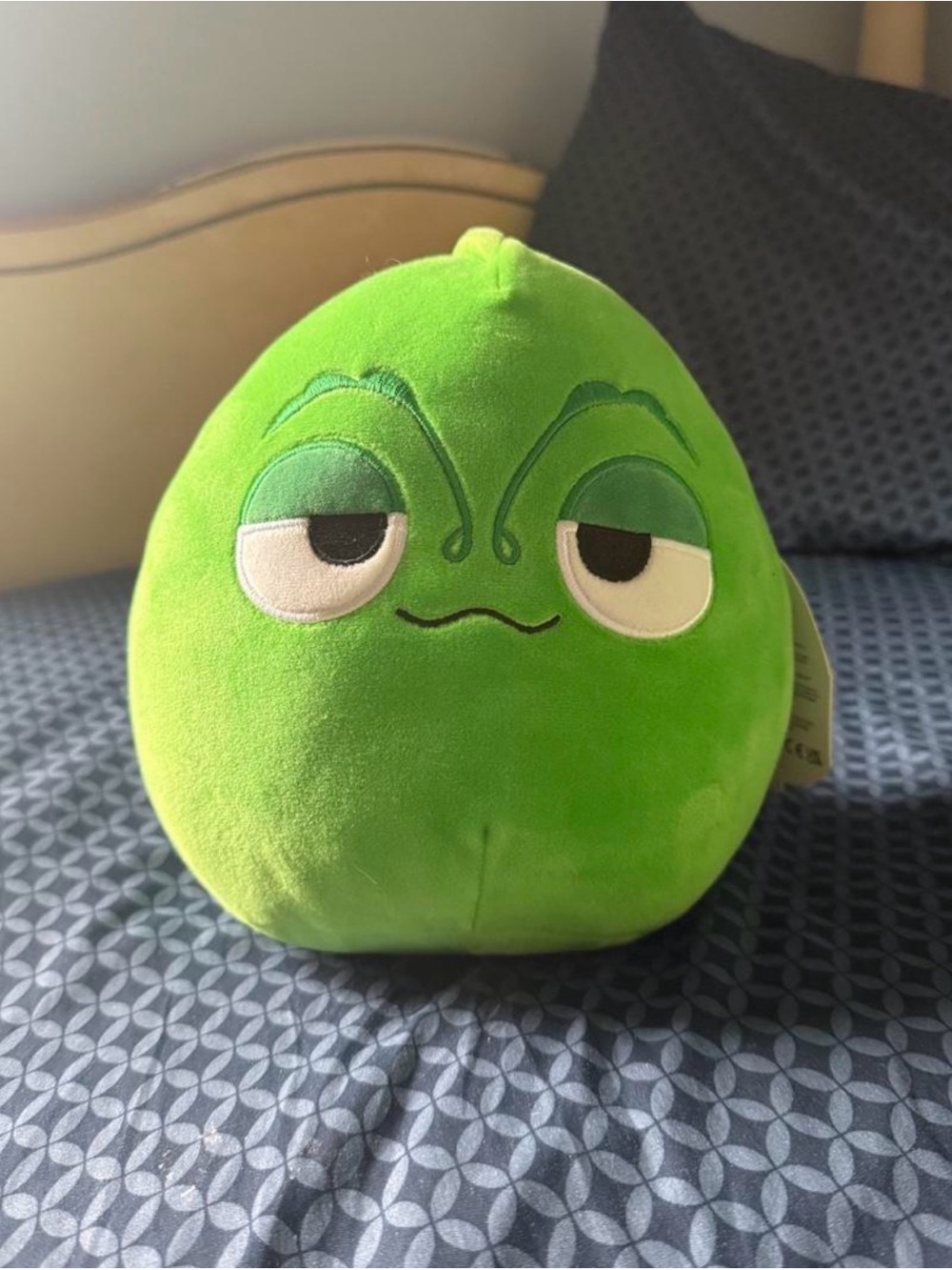 Squishmallow- Disney Pascal